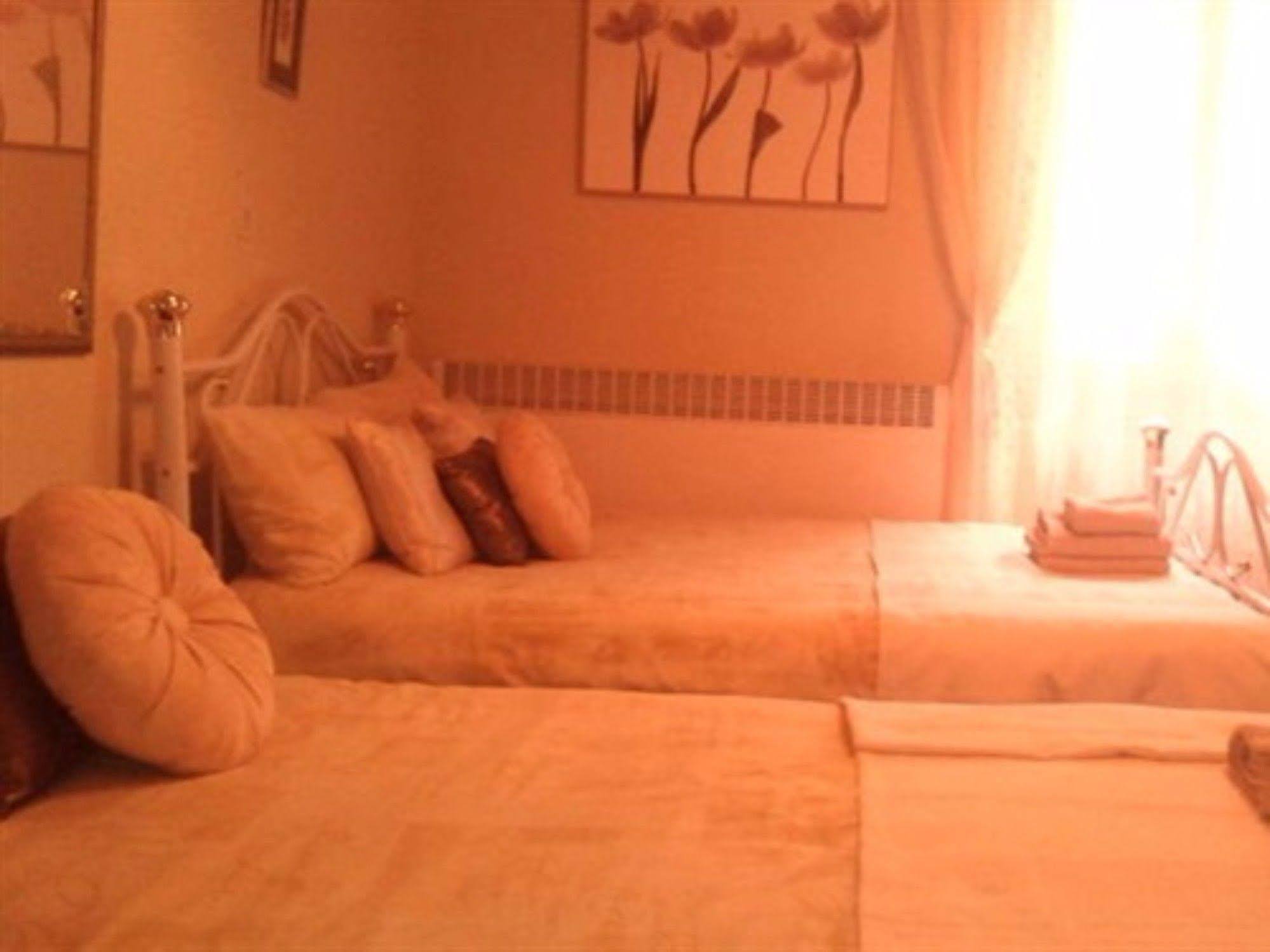 Magnac-Laval Sunset House Chambres De Hotes المظهر الخارجي الصورة